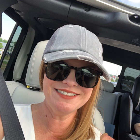 Meet your Posher, Mallory - Picture 1 of 2